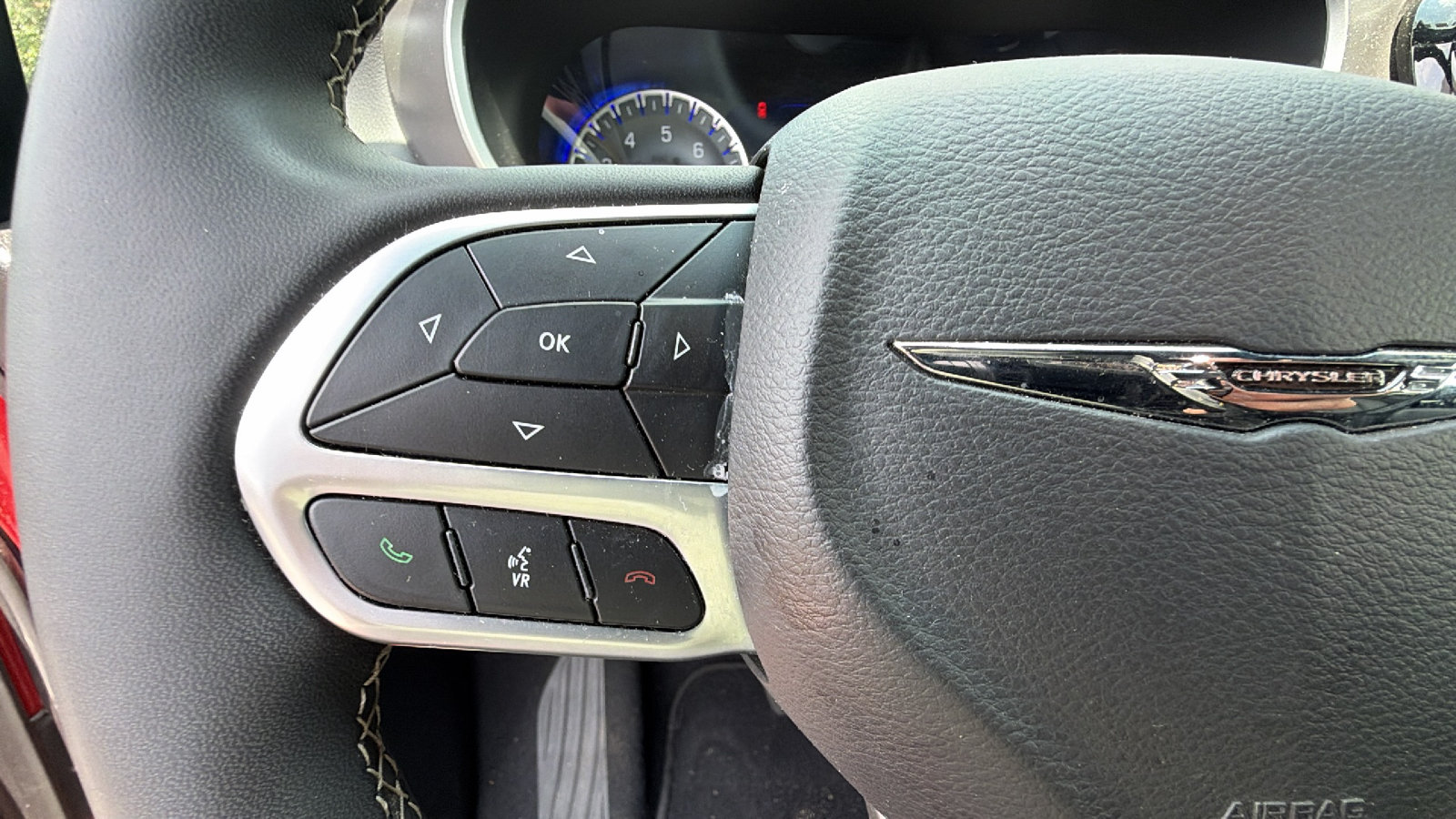 Used 2025 Chrysler Pacifica Select FWD image 26