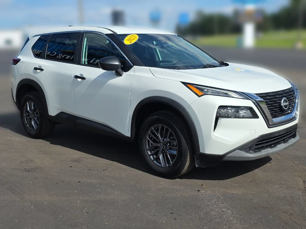 Used 2023 Nissan Rogue S AWD/4WD image 4