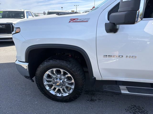 Used 2024 Chevrolet Silverado 2500 LTZ w/ LTZ Convenience Package AWD/4WD image 11