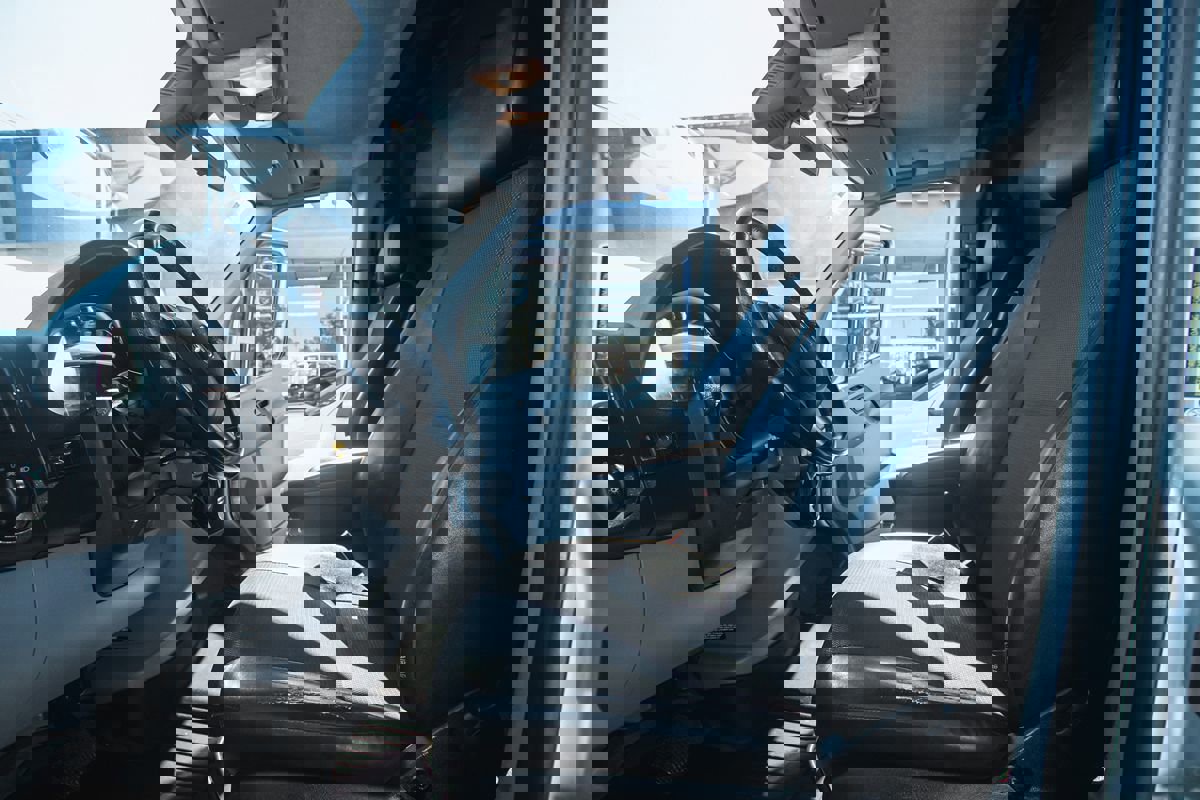 Used 2018 Mercedes-Benz Sprinter 2500 image 20