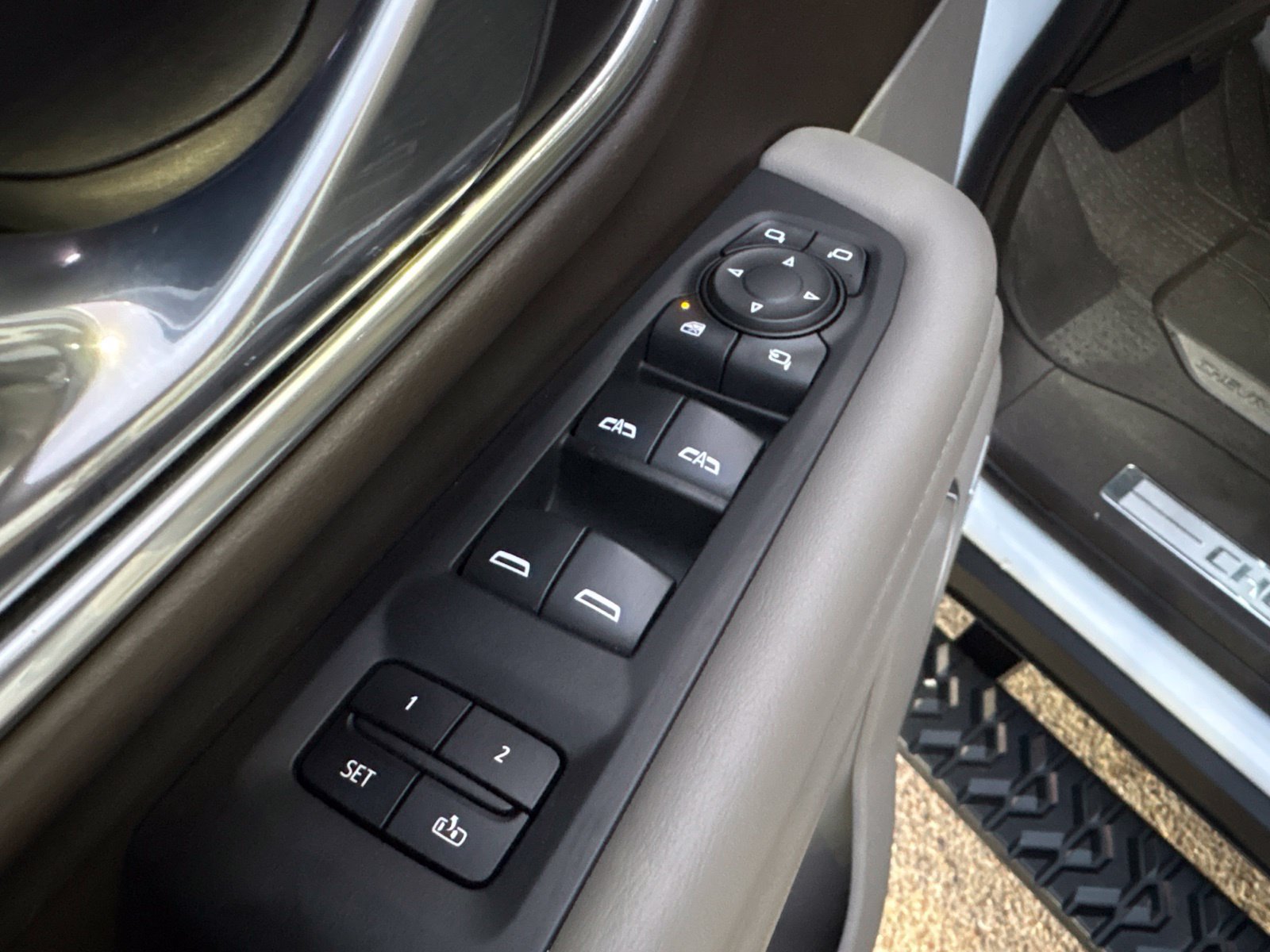 Used 2021 Chevrolet Tahoe Z71 w/ Z71 Signature Package AWD/4WD image 12