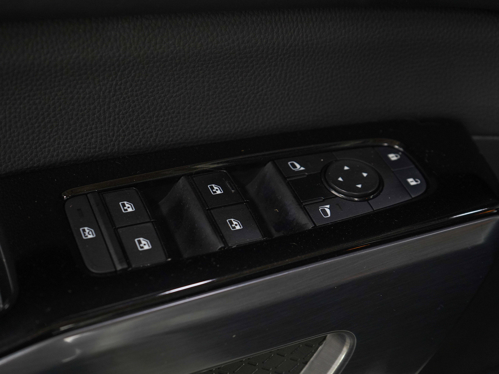 Used 2024 Nissan Pathfinder SL w/ SL Premium Package AWD/4WD image 25