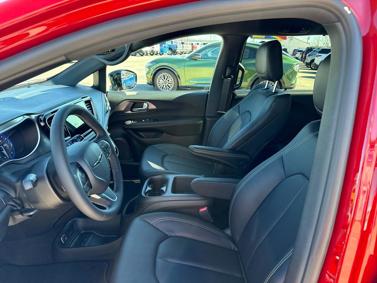 New 2026 Chrysler Pacifica Select image 26