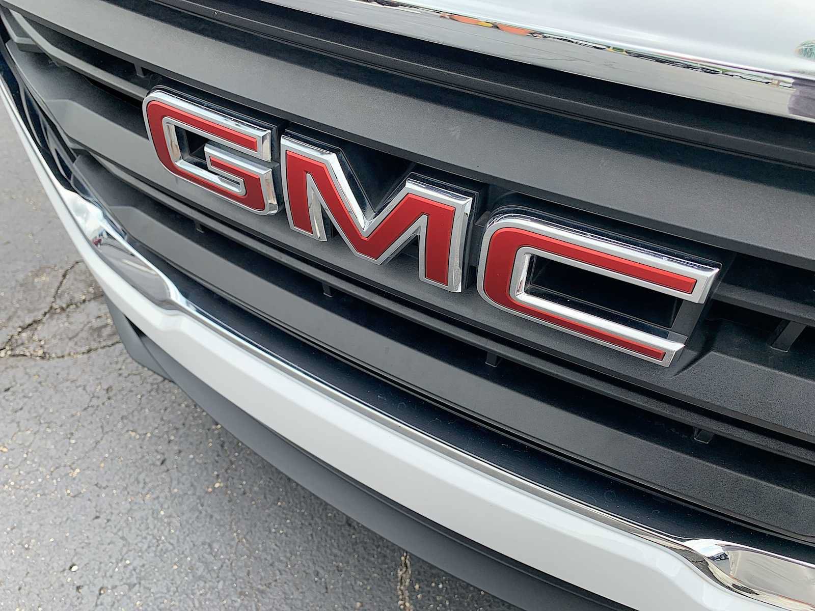Certified 2022 GMC Terrain SLE w/ Driver Convenience Package AWD/4WD image 30