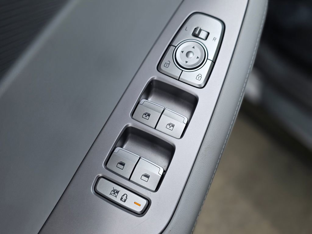 Used 2025 Hyundai Palisade SEL FWD image 24