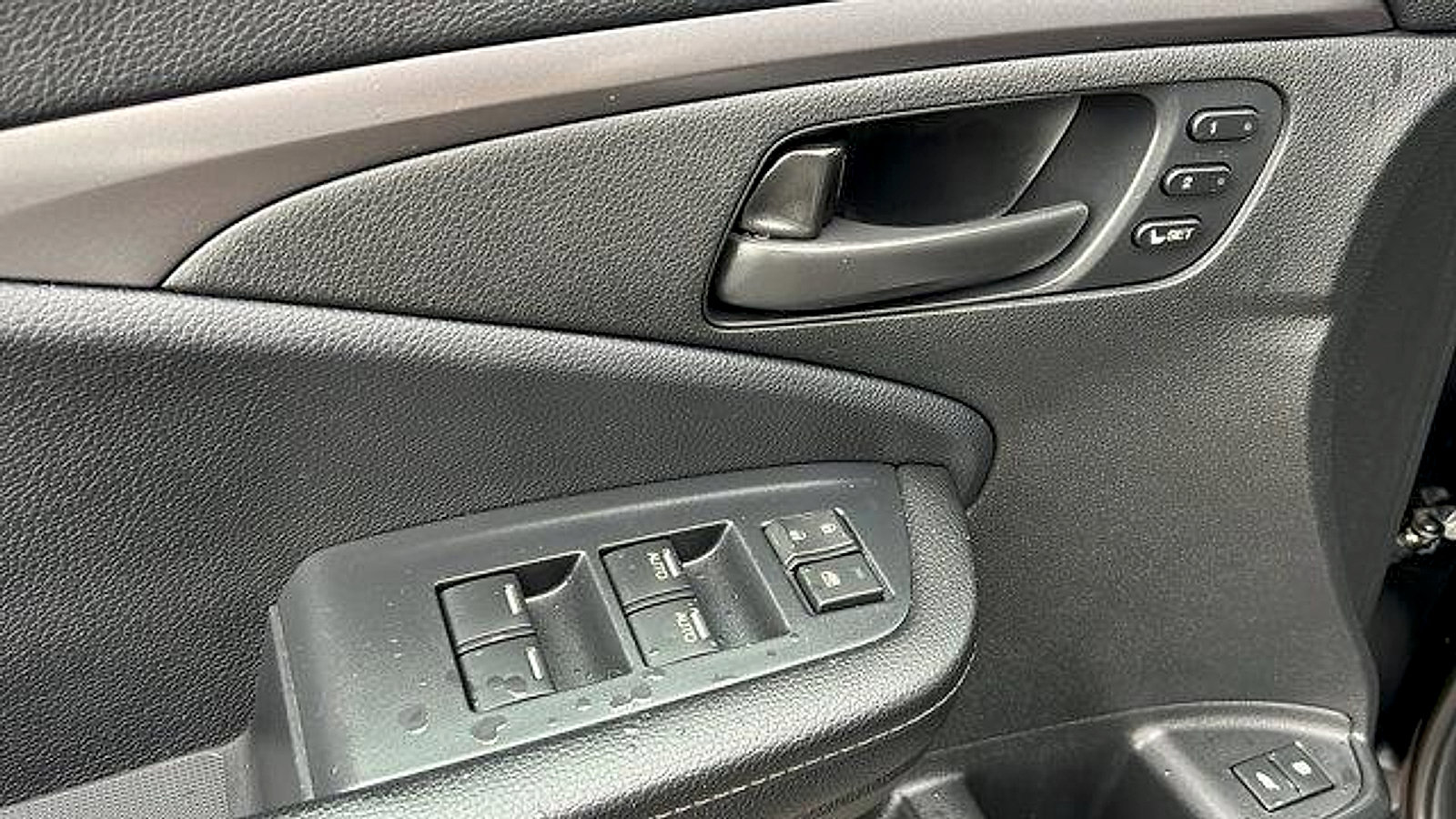 Used 2024 Honda Passport EX-L image 16