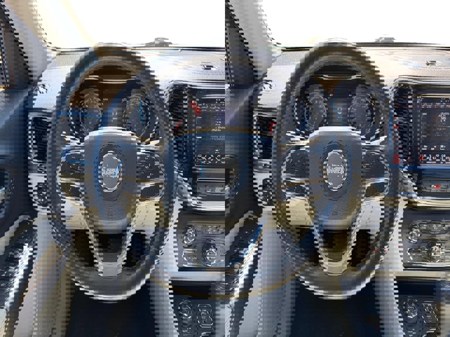 Used 2019 Jeep Cherokee Limited image 13