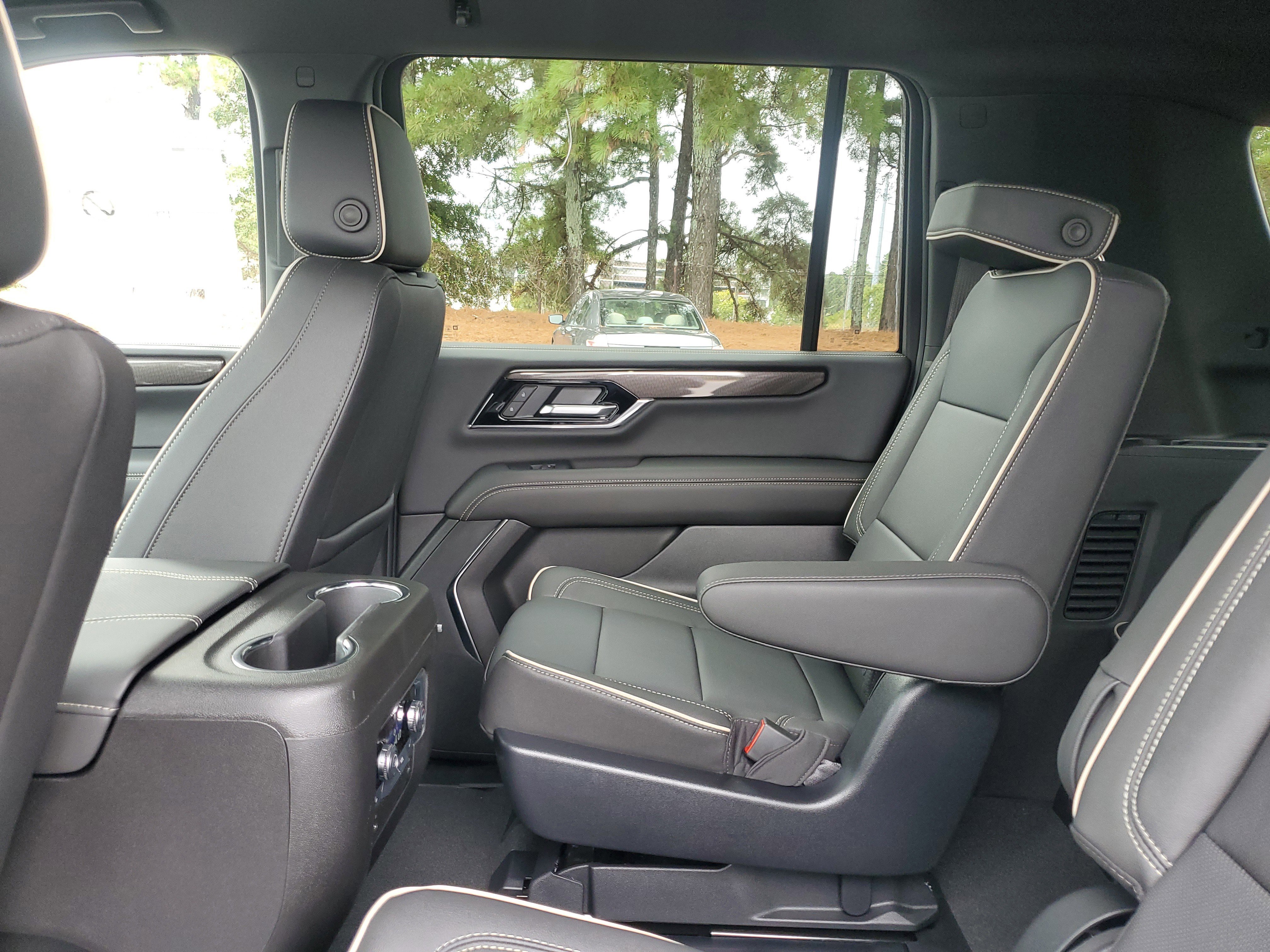 New 2026 GMC Yukon XL Elevation image 9