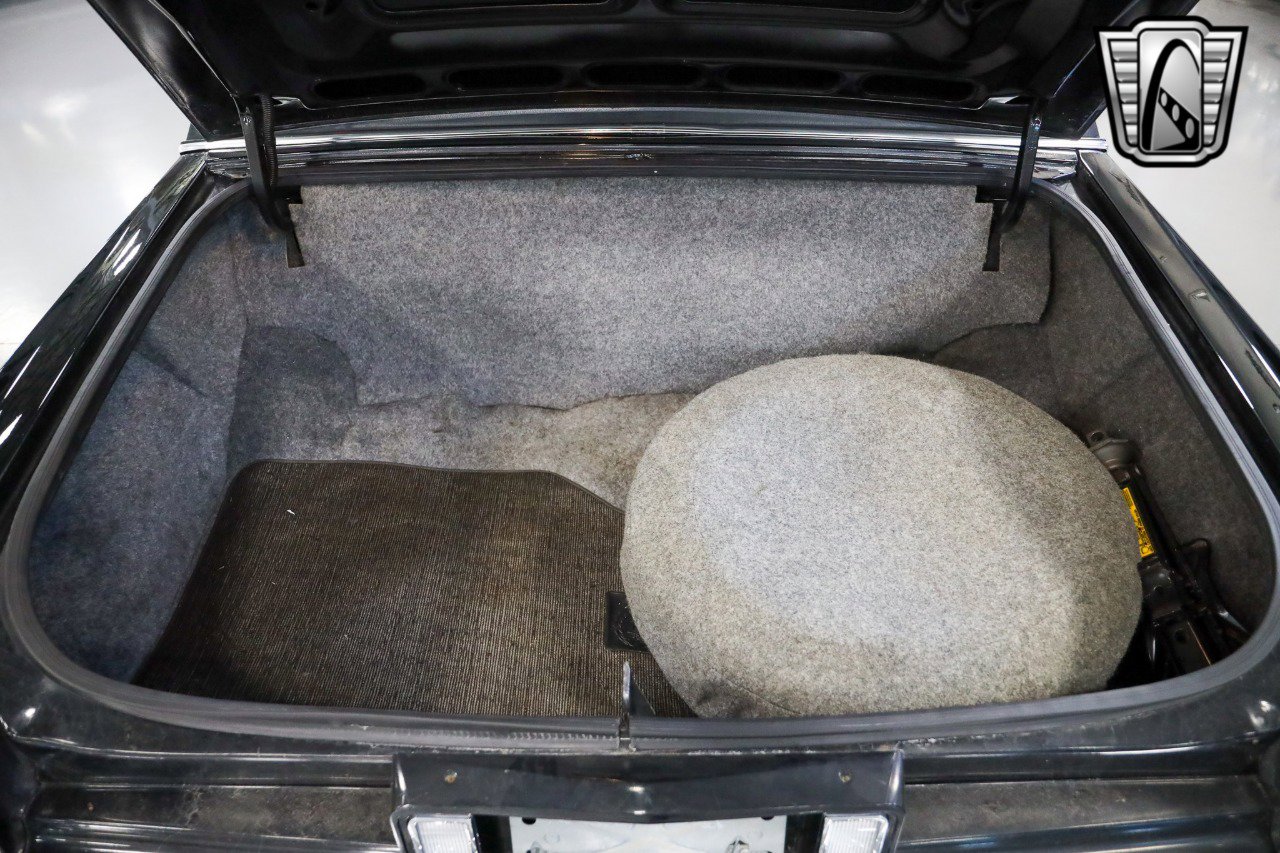 Used 1992 Cadillac Brougham image 14