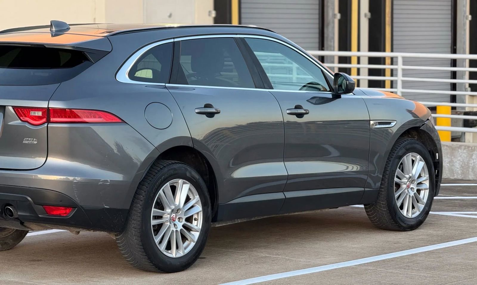 Used 2018 Jaguar F-PACE Prestige image 9