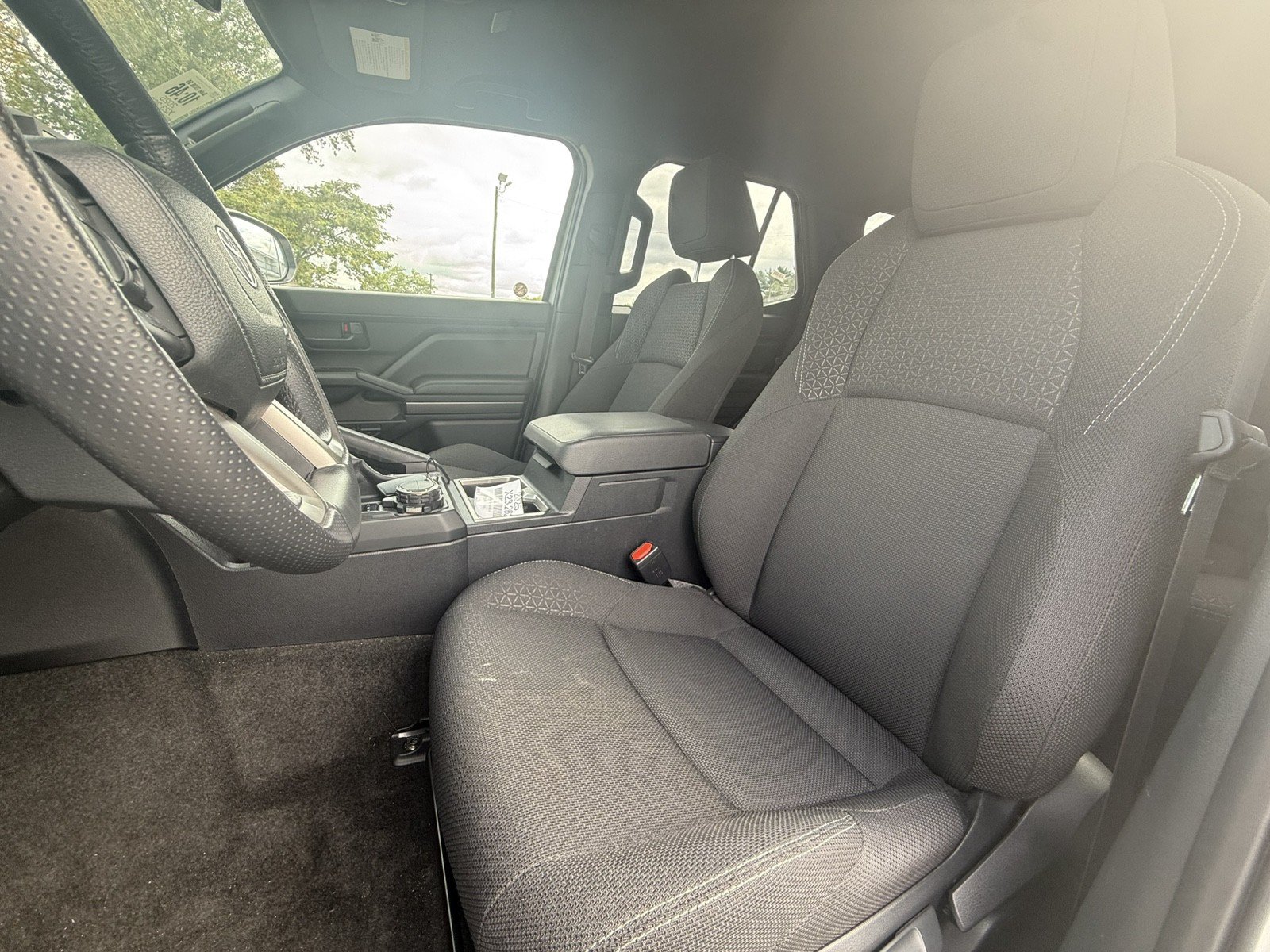 Used 2025 Toyota 4Runner SR5 AWD/4WD image 9
