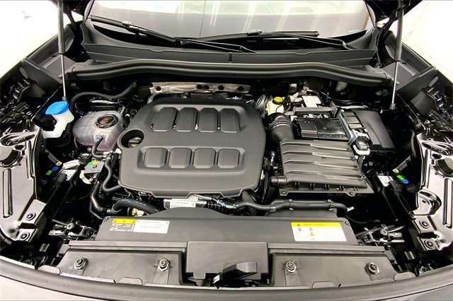 New 2026 Volkswagen Tiguan SE R-Line image 11