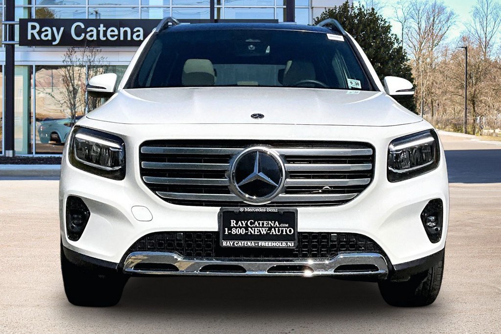 Used 2026 Mercedes-Benz GLB 250 4MATIC image 3