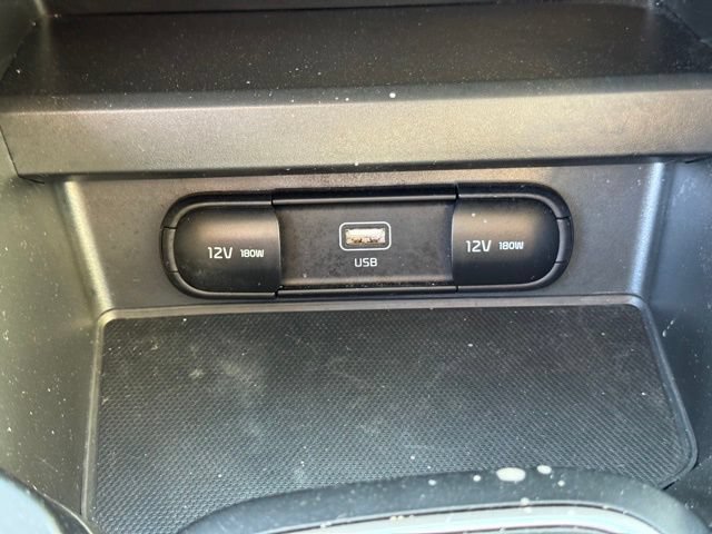 Certified 2025 Kia Soul LX w/ LX Technology Package FWD image 22