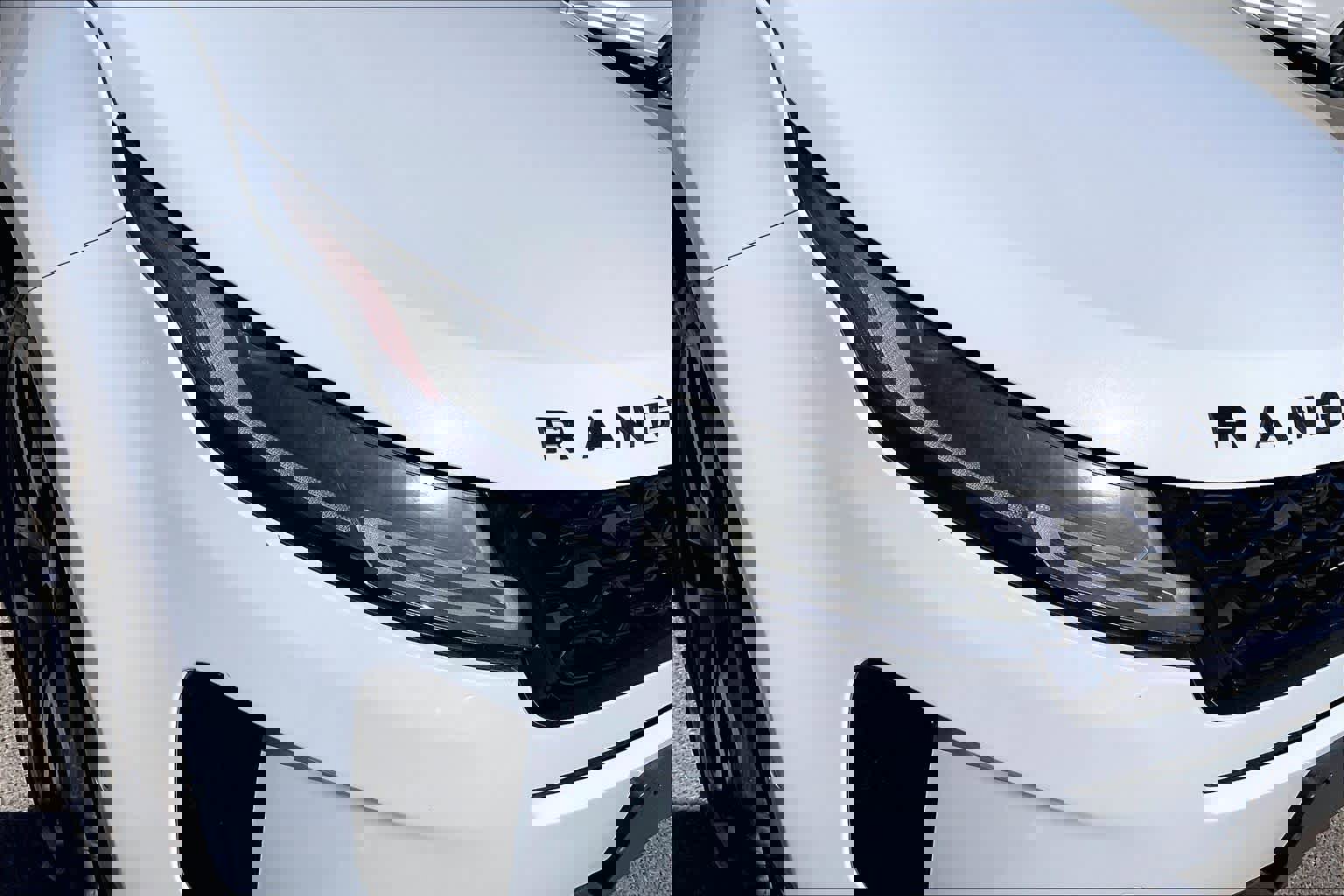 Used 2021 Land Rover Range Rover Evoque SE image 27