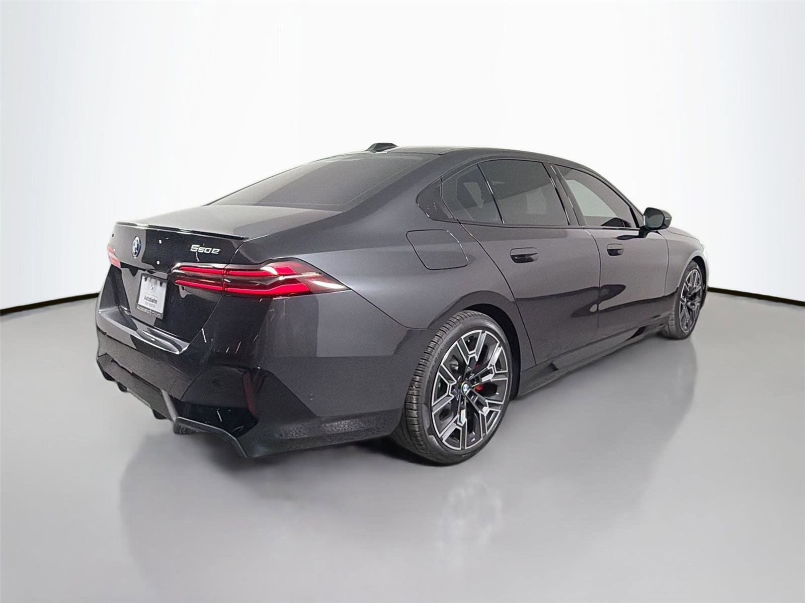 New 2026 BMW 550e xDrive w/ Executive Package image 5