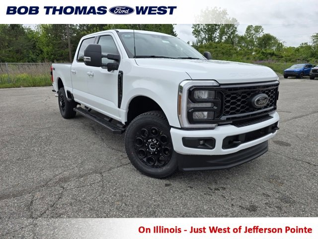 New 2025 Ford F350 XLT w/ Black Appearance Package video 1
