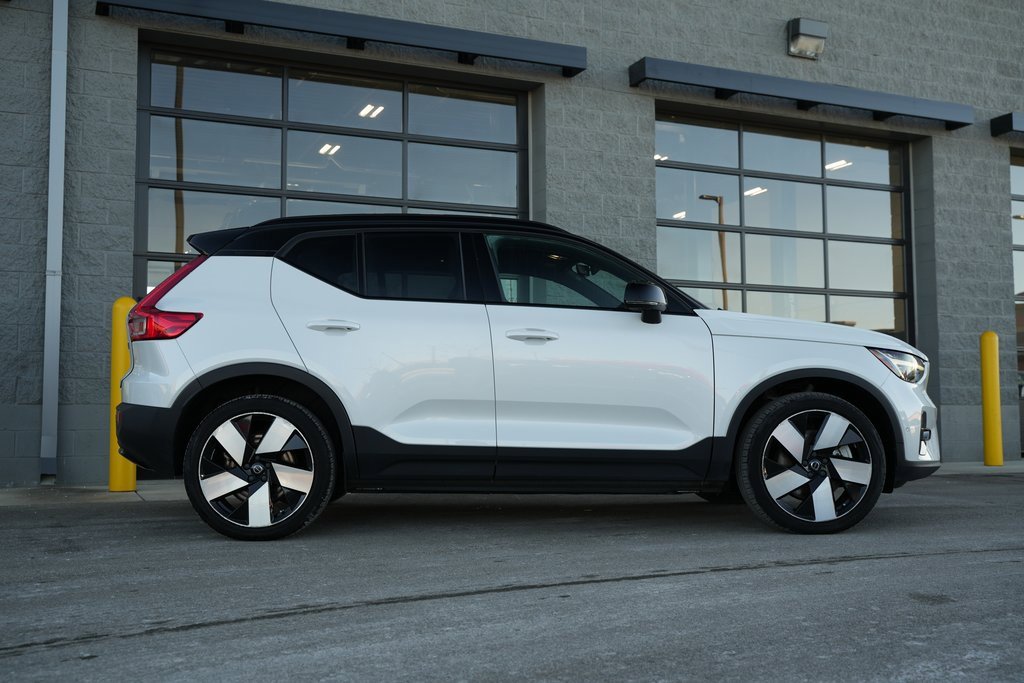 Used 2023 Volvo XC40 Recharge Ultimate image 16