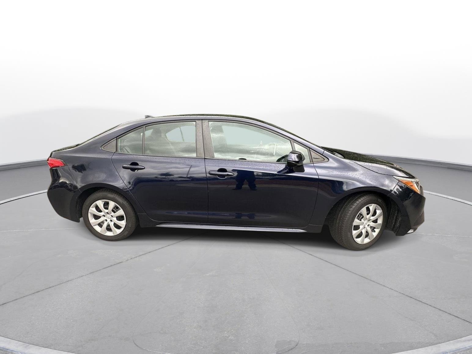 Used 2021 Toyota Corolla LE FWD image 5