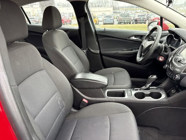 Used 2018 Chevrolet Cruze LT image 13