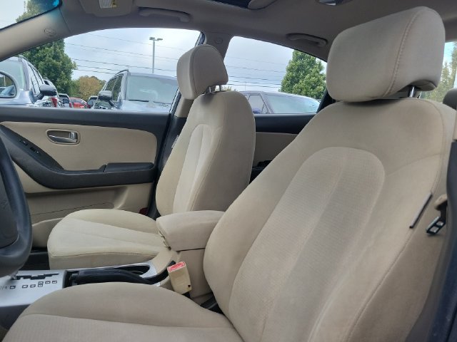 Used 2009 Hyundai Elantra GLS FWD image 12