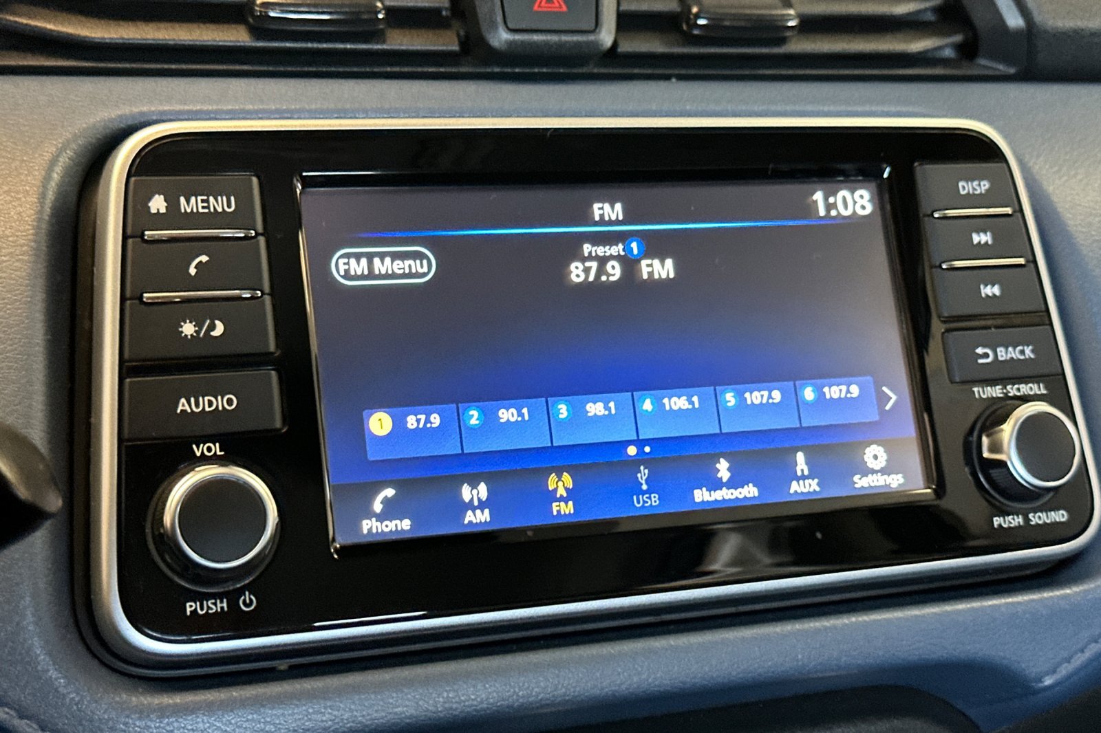 Used 2025 Nissan Versa SV FWD image 17