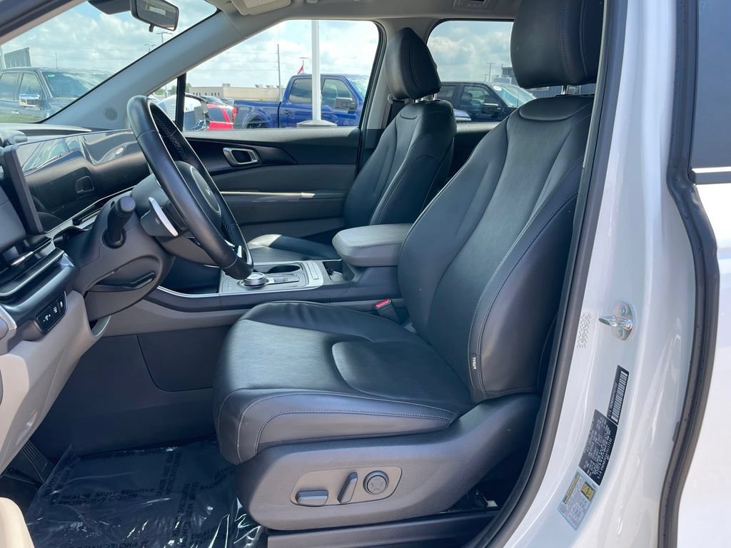 Used 2026 Kia Carnival LXS FWD image 7