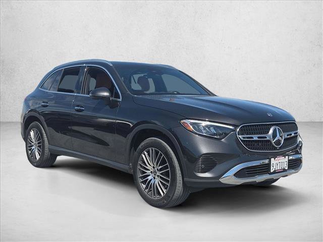 Used 2024 Mercedes-Benz GLC 300 4MATIC image 3
