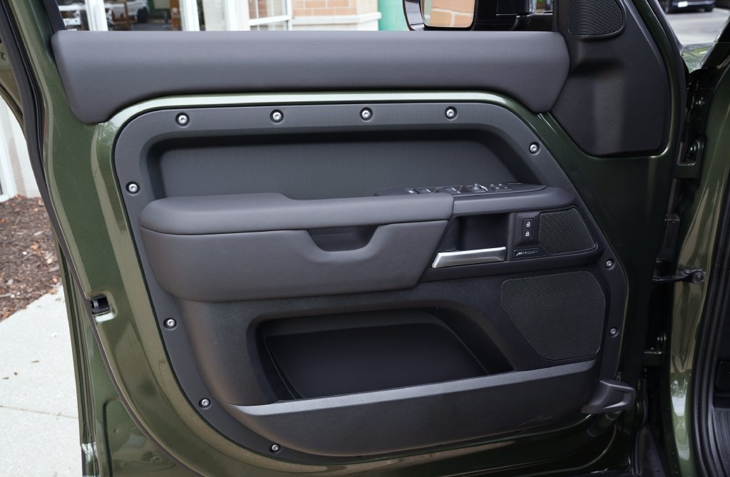 New 2026 Land Rover Defender 110 S AWD/4WD image 10