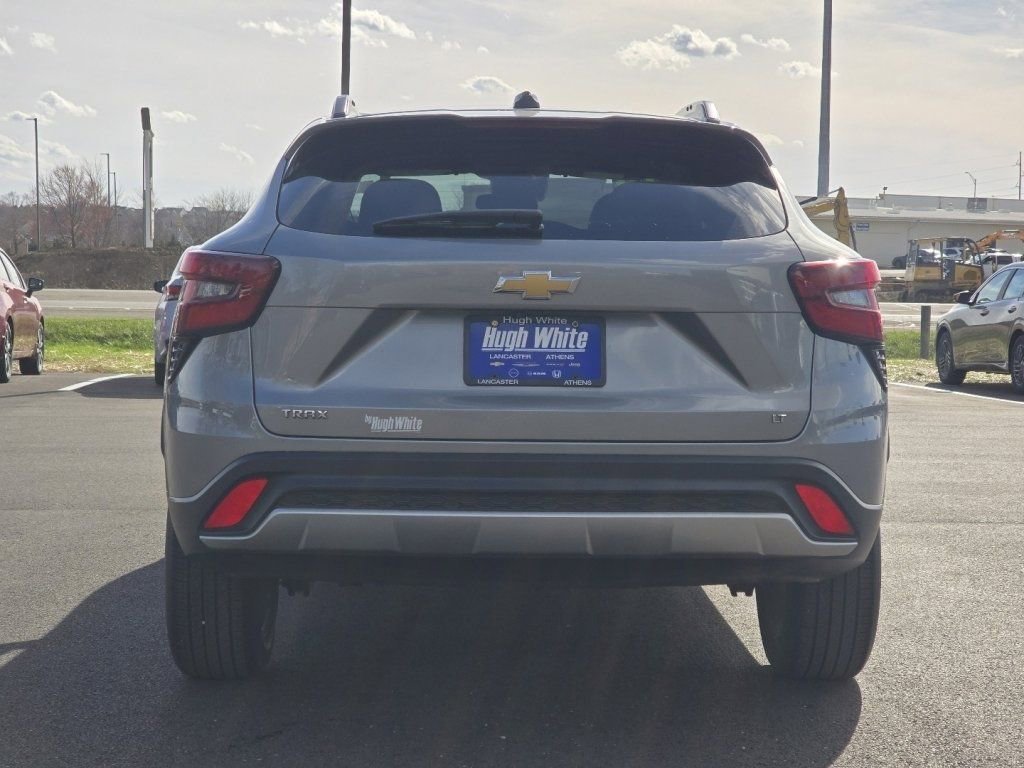 Used 2024 Chevrolet Trax LT w/ Driver Confidence Package image 11