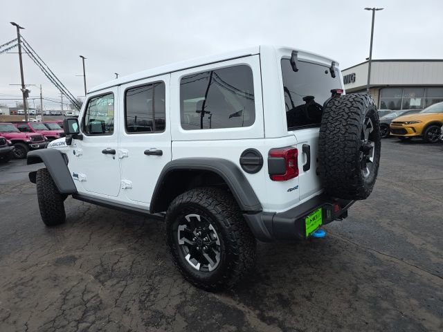 Used 2025 Jeep Wrangler Unlimited Rubicon 4xe w/ Convenience Group AWD/4WD image 4