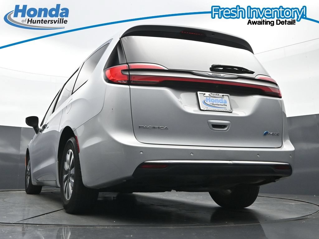 Used 2023 Chrysler Pacifica Touring-L FWD image 33
