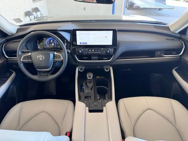 Used 2024 Toyota Grand Highlander AWD Hybrid image 13