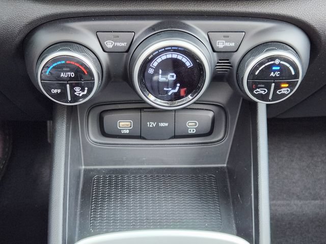 Certified 2025 Hyundai Venue SEL FWD image 13