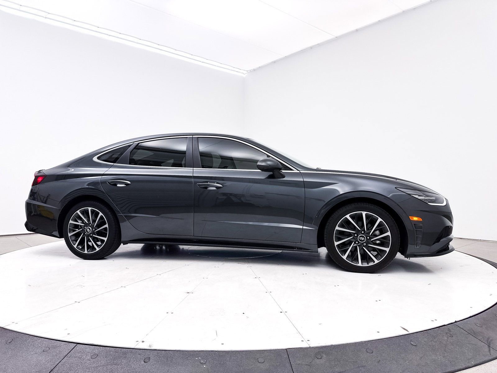 Used 2023 Hyundai Sonata Limited image 40