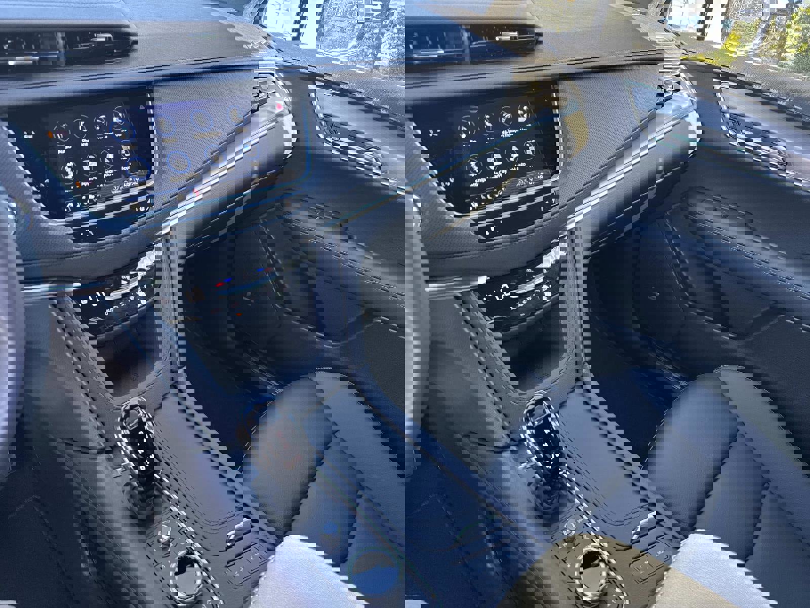 New 2026 Cadillac XT5 Luxury image 25