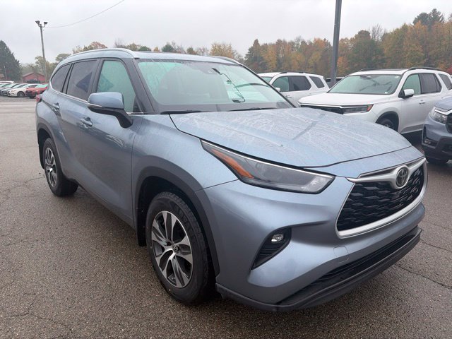 Used 2024 Toyota Highlander XLE AWD/4WD image 8