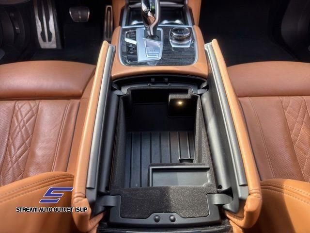 Used 2022 BMW 750i xDrive w/ Executive Package AWD/4WD image 30