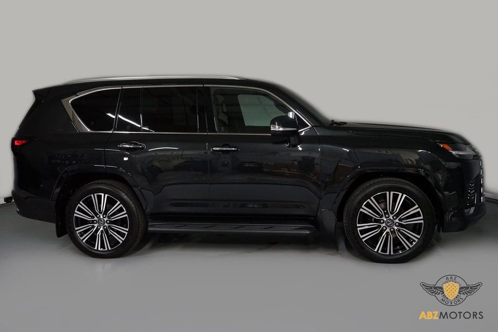 Used 2026 Lexus LX 600 4WD w/ Luxury Package image 4