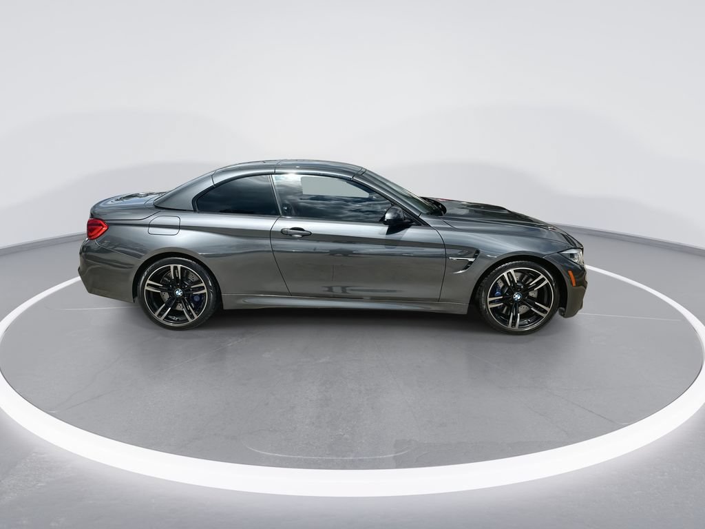 Used 2018 BMW M4 Convertible RWD image 9