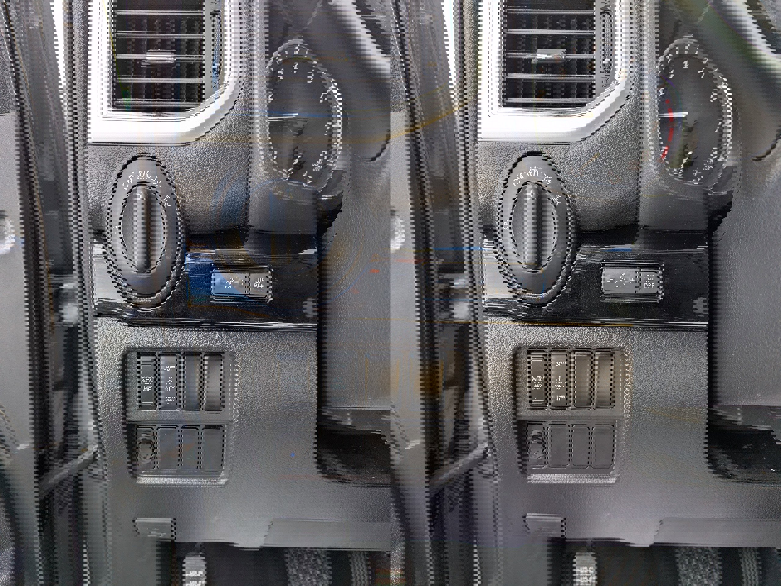 Used 2020 Nissan Titan SV w/ SV Convenience Package image 14