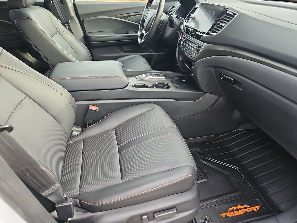 Used 2025 Honda Ridgeline TrailSport image 11