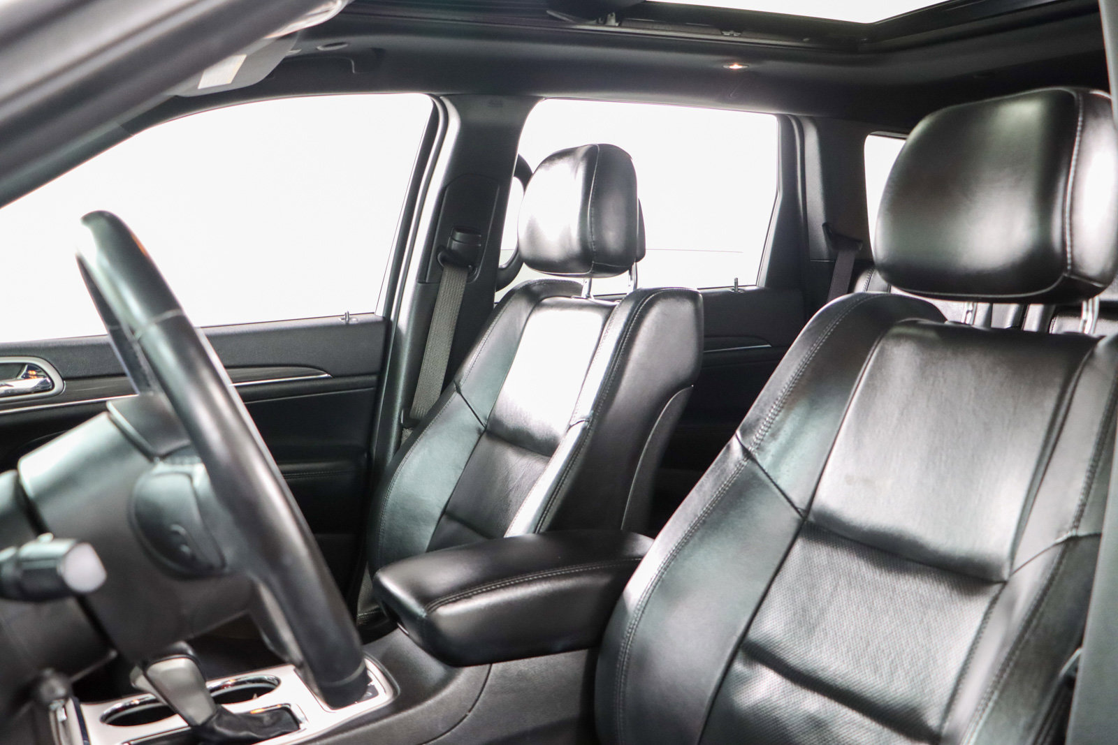 Used 2019 Jeep Grand Cherokee Limited w/ Luxury Group II image 24