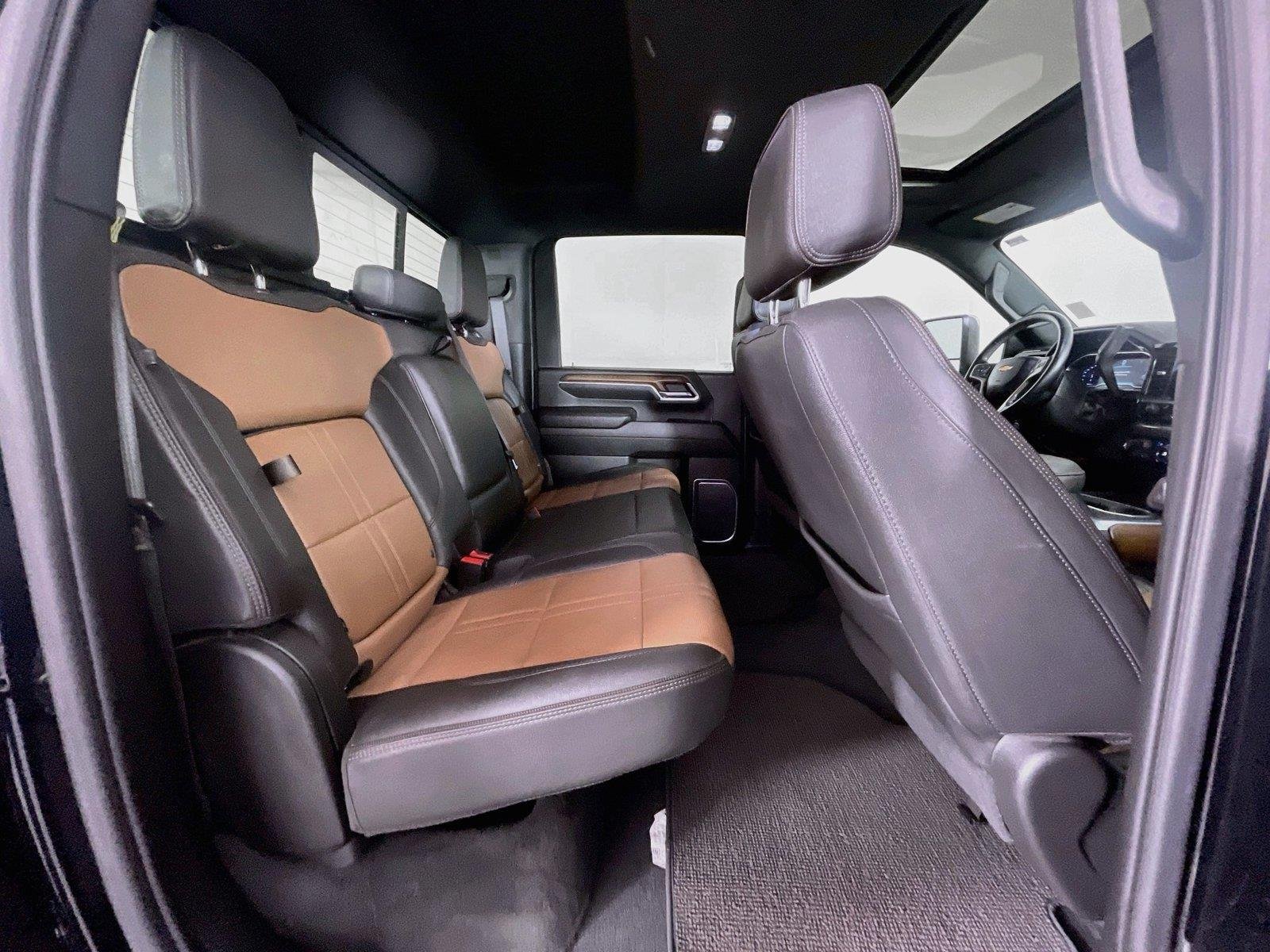 Used 2024 Chevrolet Silverado 3500 High Country w/ High Country Premium Package AWD/4WD image 28