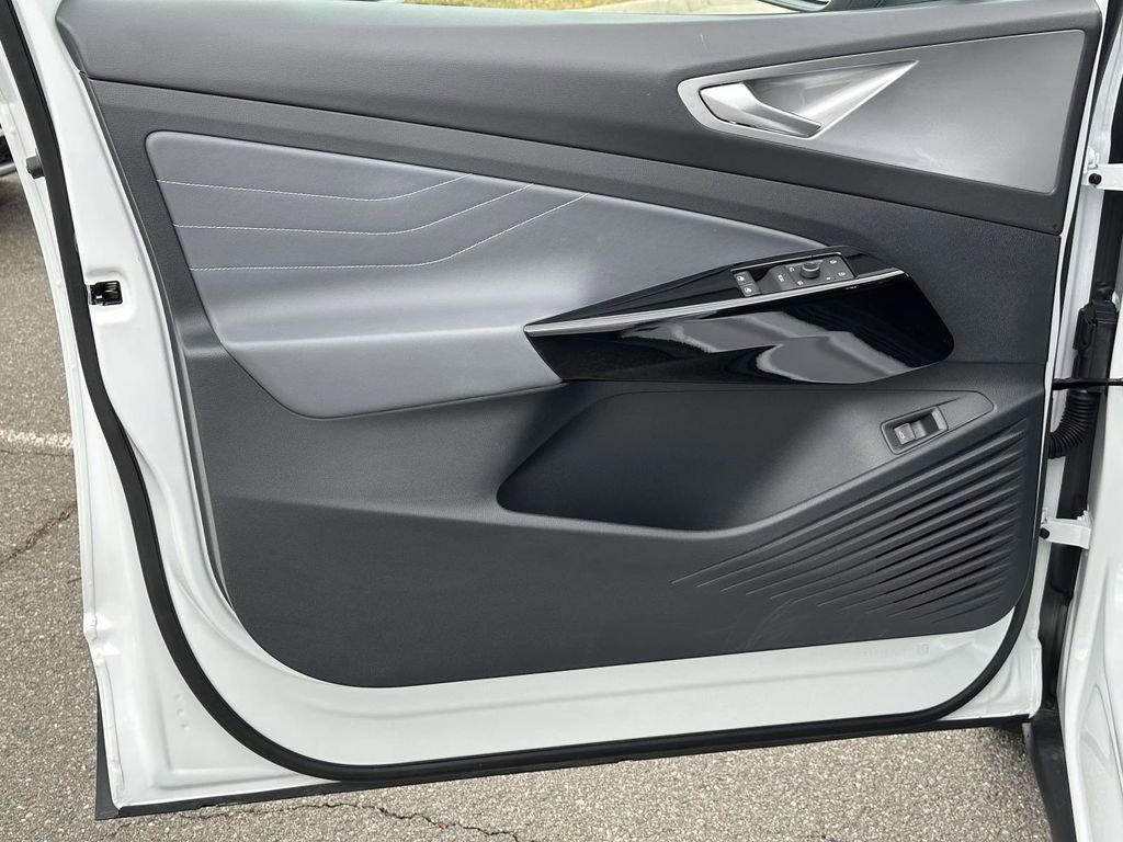 Used 2023 Volkswagen ID.4 Pro S Plus image 8