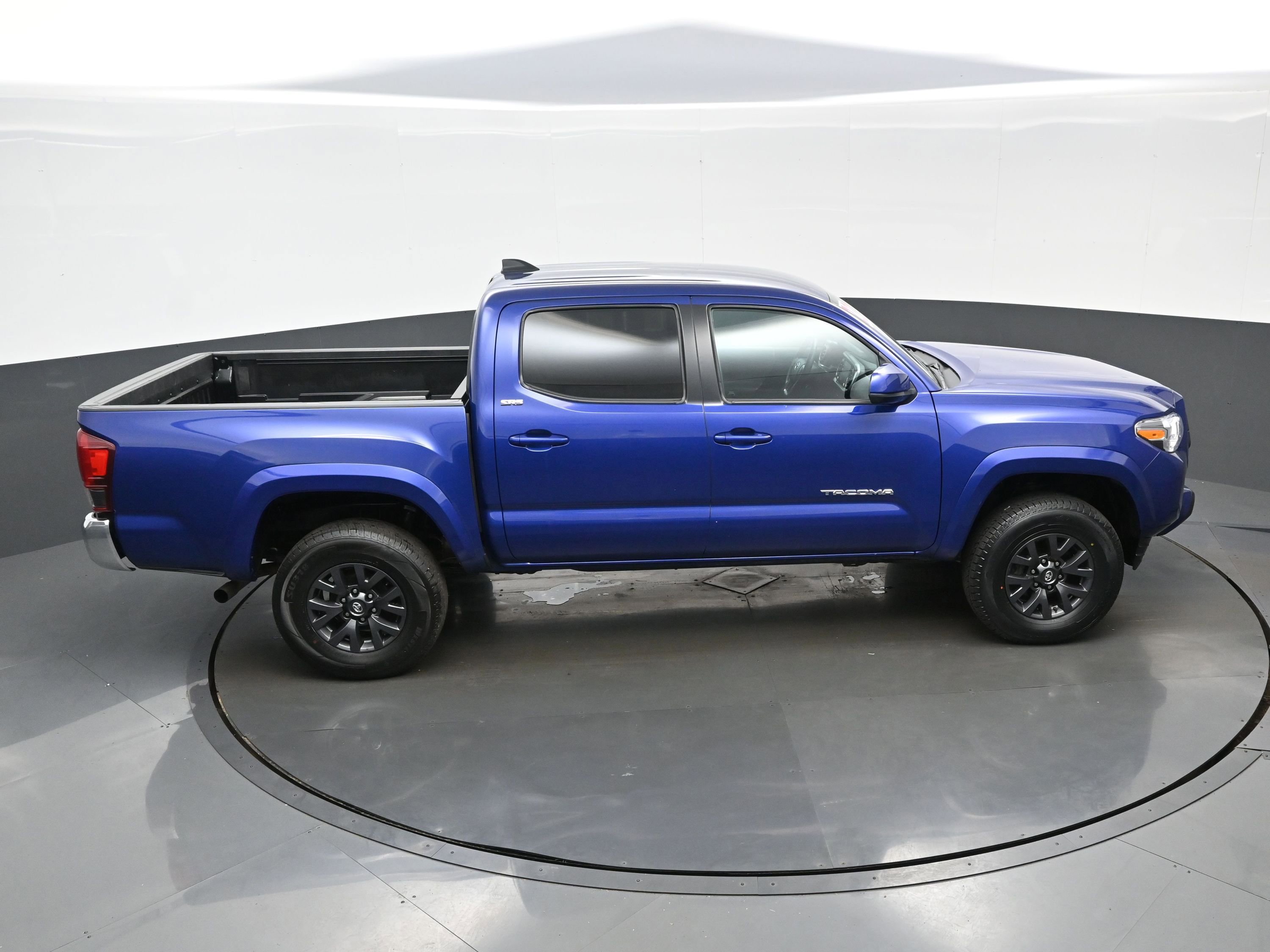 Used 2023 Toyota Tacoma SR5 AWD/4WD image 41