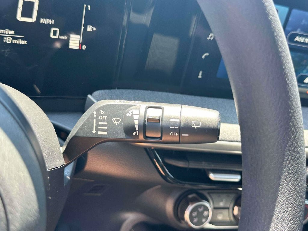 Certified 2025 Nissan Kicks SV w/ SV Premium Package AWD/4WD image 22