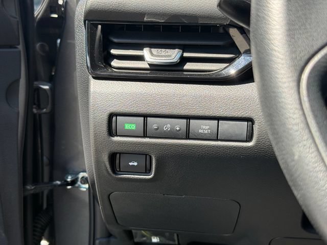 Used 2025 Nissan Sentra SV FWD image 15