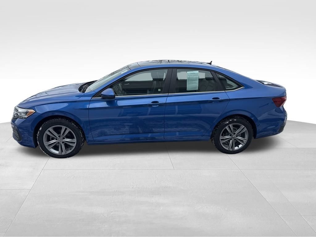 Used 2023 Volkswagen Jetta SE w/ Panoramic Sunroof Package video 2