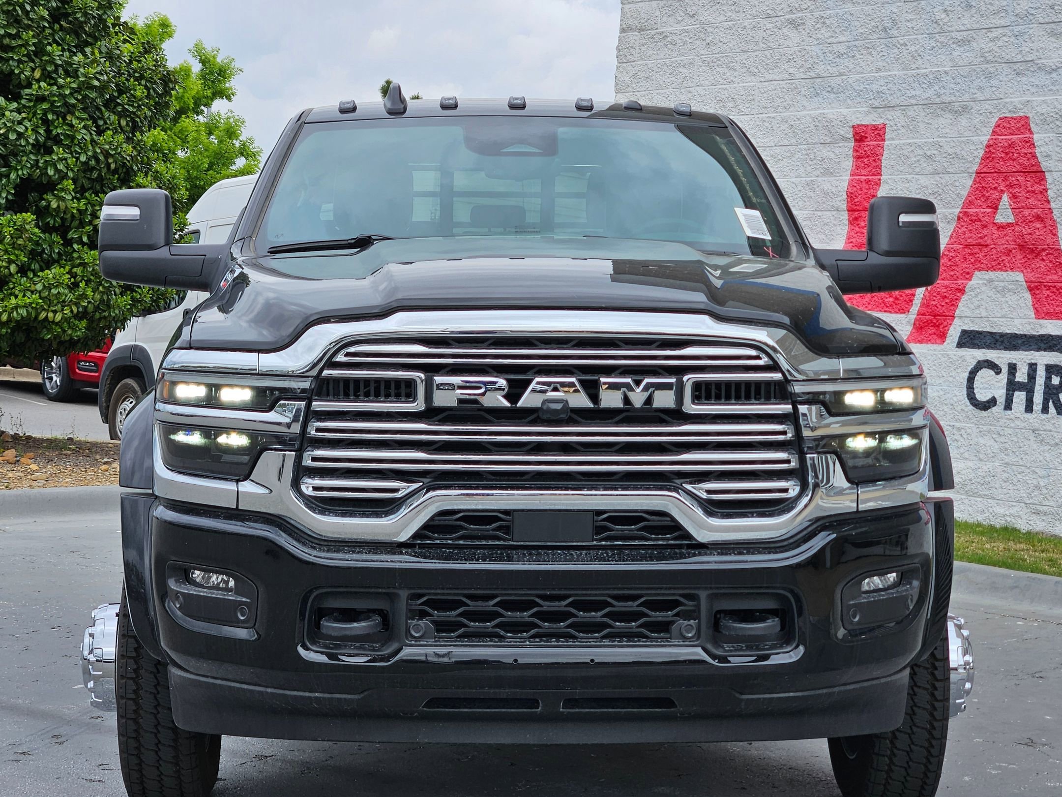 New 2026 RAM 4500 4x4 Crew Cab DRW w/ Laramie Trim Package image 2